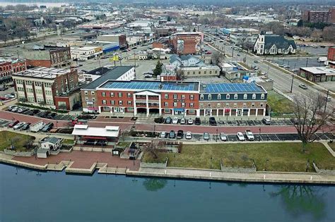Tonawanda (town), New York .
